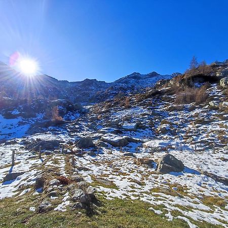 Вілла Rifugio Alpe Bonze Donnaz Екстер'єр фото