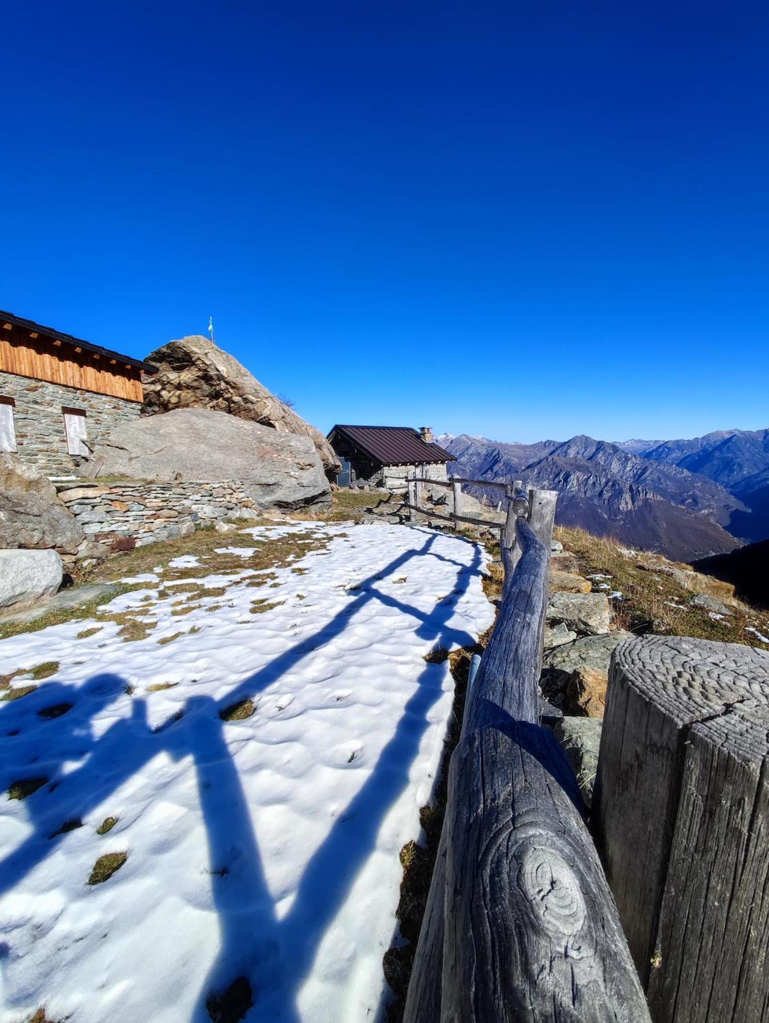 Вілла Rifugio Alpe Bonze Donnaz Екстер'єр фото