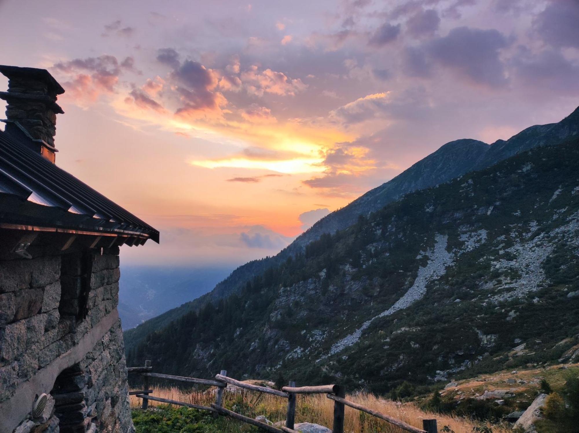 Вілла Rifugio Alpe Bonze Donnaz Екстер'єр фото